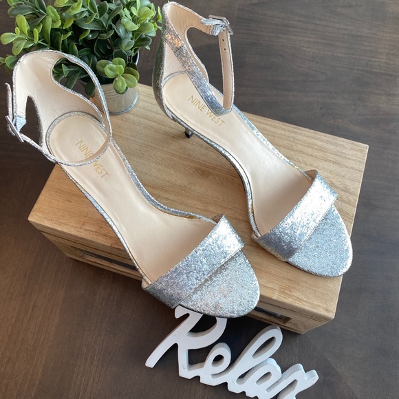 Nine West glitter silver sandals heel - Picture 2 of 9